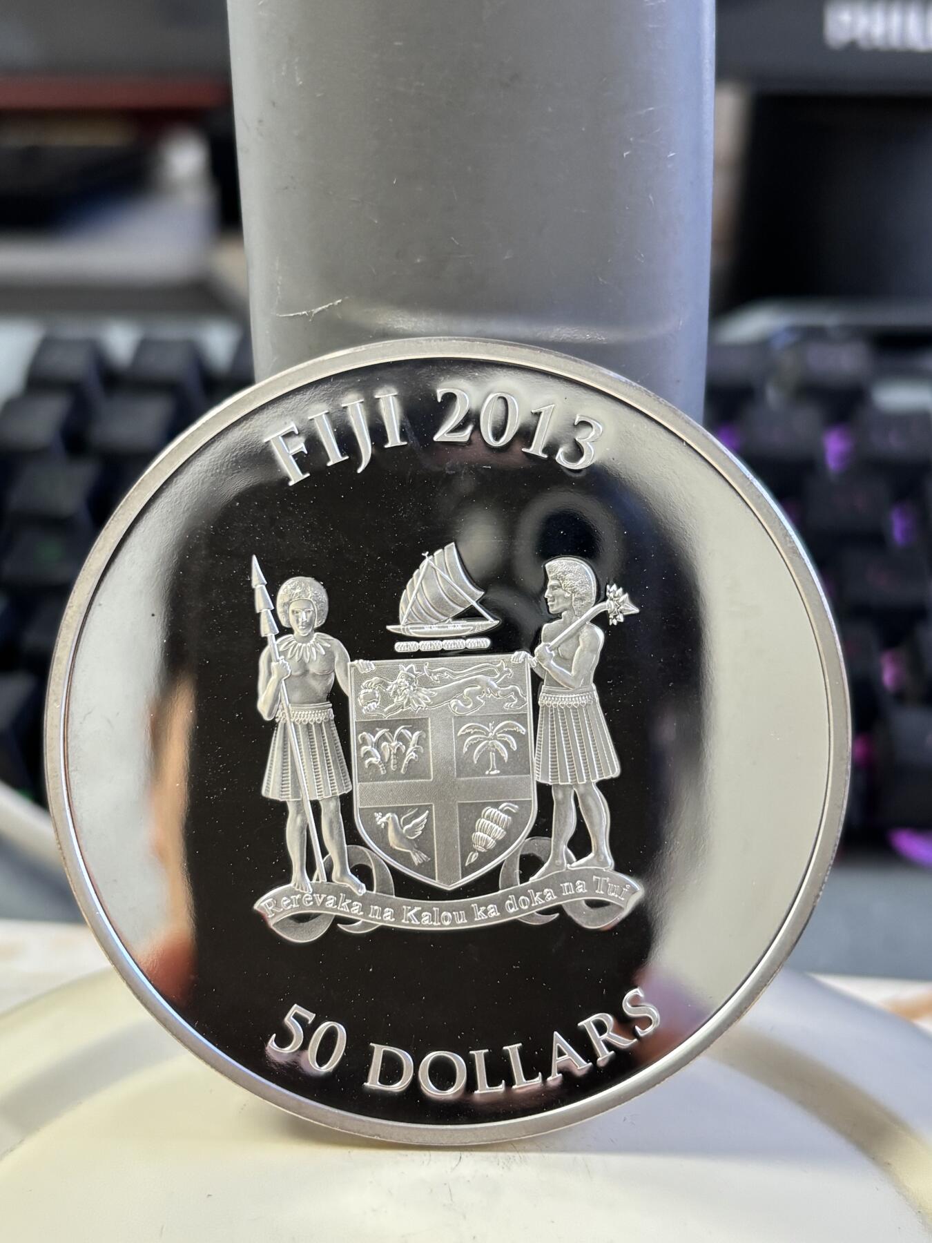 第196期拍卖 斐济2013年法老宝藏系列镶嵌白云石宝石2盎司银币，999银，发行量999枚