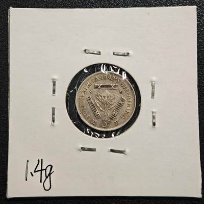 【德藏】世界币章拍卖第170期（拍品征集中~欢迎藏友联系） 老藏家集藏系列之- 1942年 英属南非3便士银币 800银 直径约：16mm；重约：1.4g 入册20余年·附有当年购入价