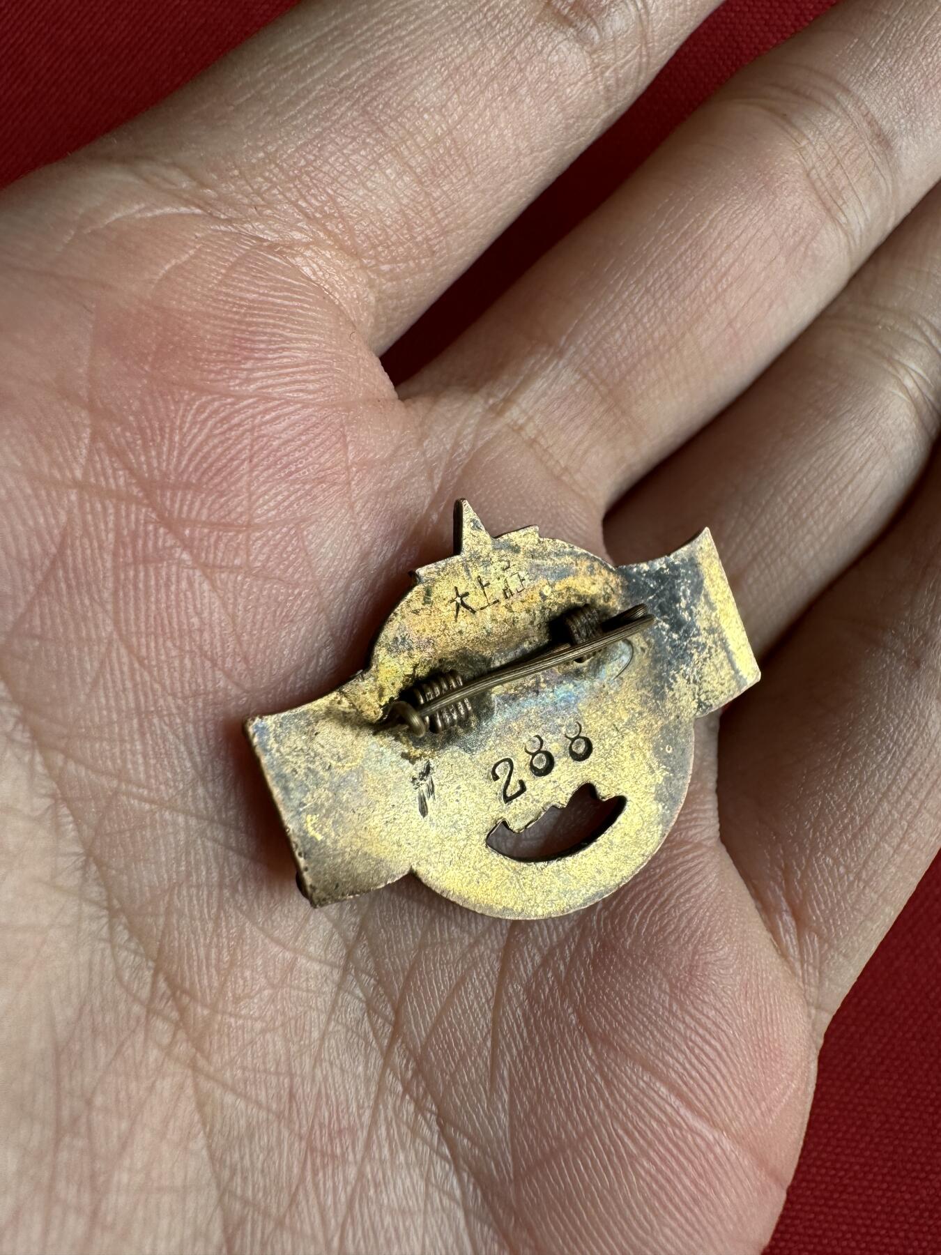 五哥徽章群   2号周四晚上八点4群联拍 铜章