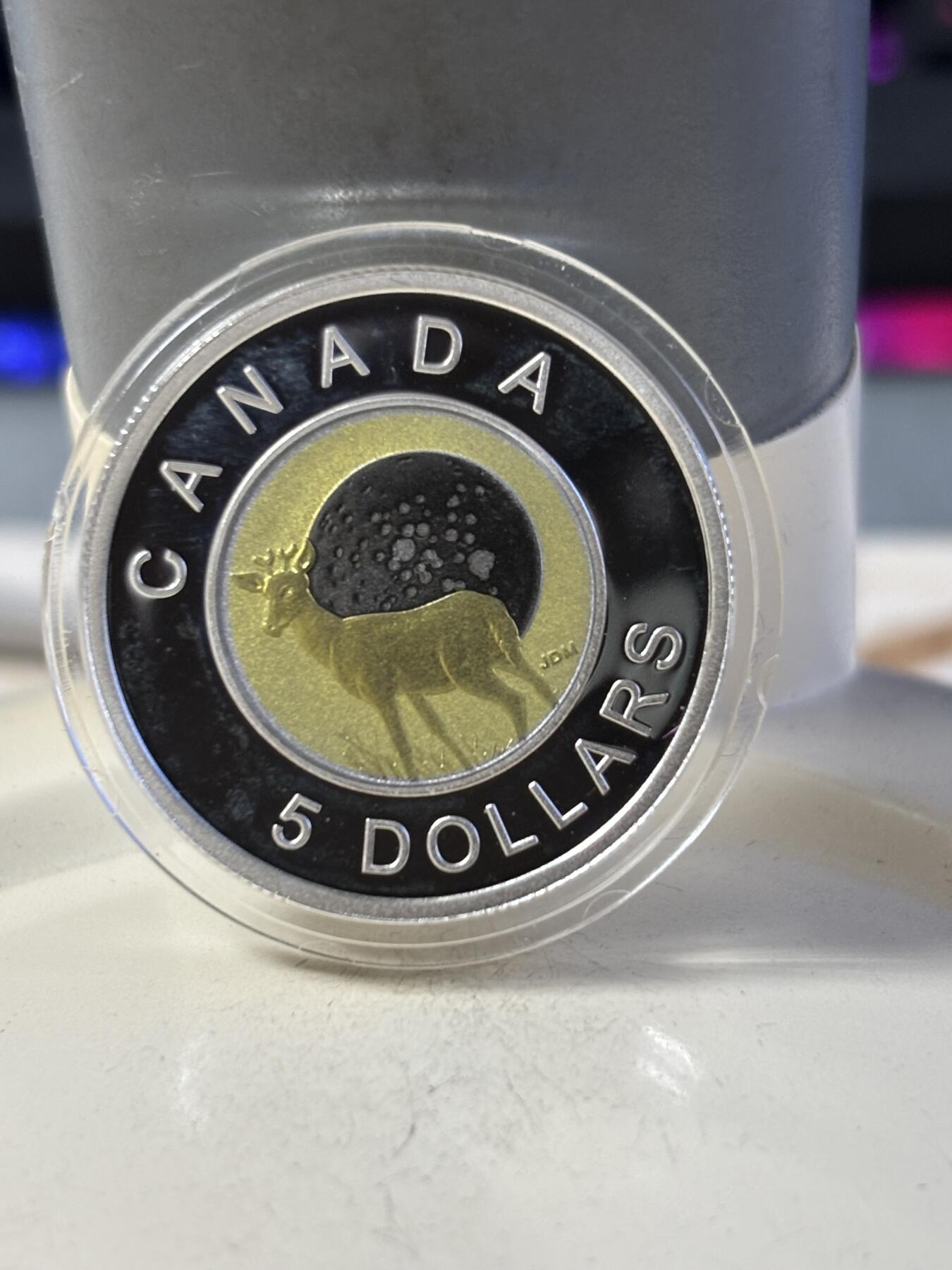 第196期拍卖 加拿大2011年阿尔冈京族满月系列月下麋鹿银铌币，925银/999铌，7.1克/1.4克，发行7500枚