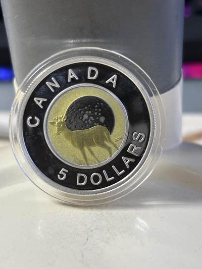 第196期拍卖 - 加拿大2011年阿尔冈京族满月系列月下麋鹿银铌币，925银/999铌，7.1克/1.4克，发行7500枚