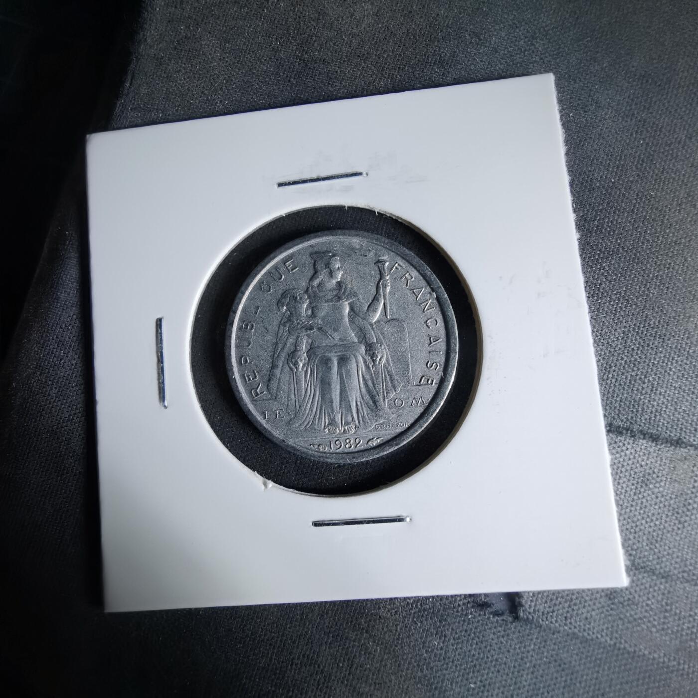 沼泽如烟--第1041场 法属新喀里多尼亚1982年1法郎