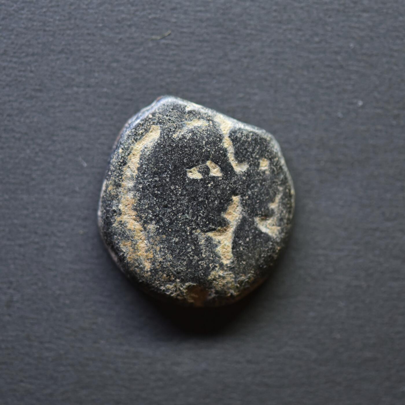 【良泉】4月16日【西方古代打制币】拍卖108件 公元20-40年【纳巴泰王国】圣经中记载的阿雷塔斯四世发行的铜币，3.76克