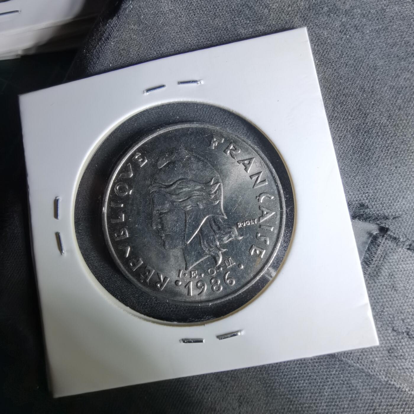 沼泽如烟--第1041场 法属新喀里多尼亚1986年20法郎