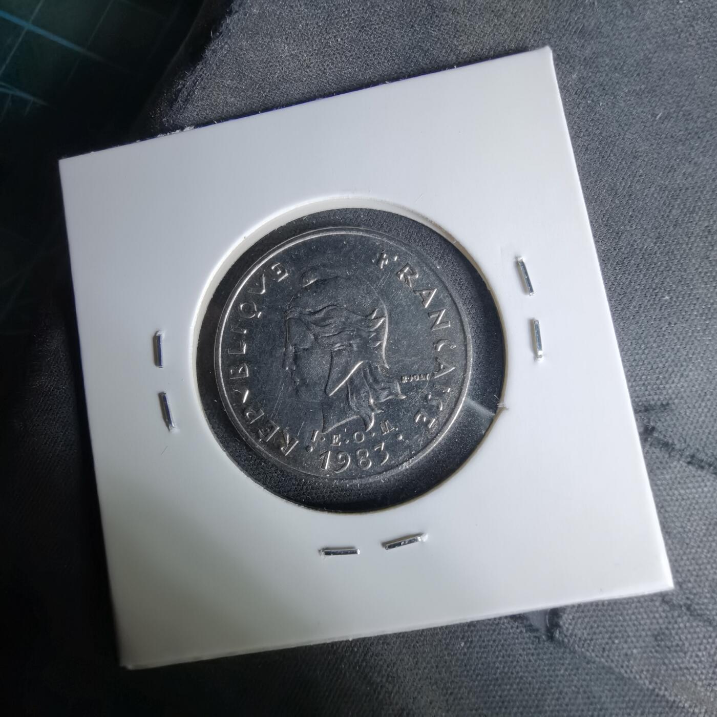 沼泽如烟--第1041场 法属新喀里多尼亚1983年10法郎