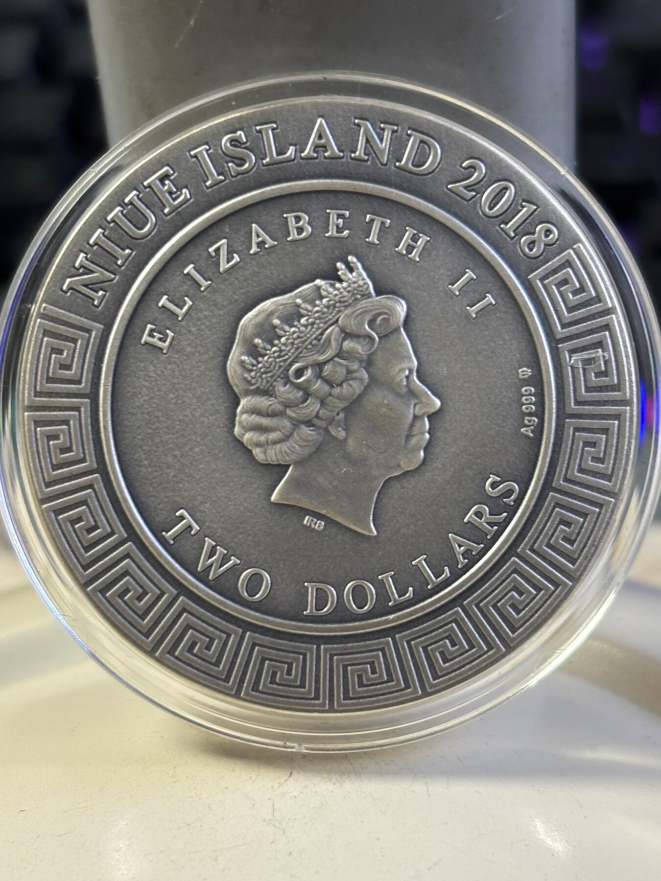 第196期拍卖 纽埃2018年半神珀尔修斯大战美杜莎2盎司银币，999银，发行650枚