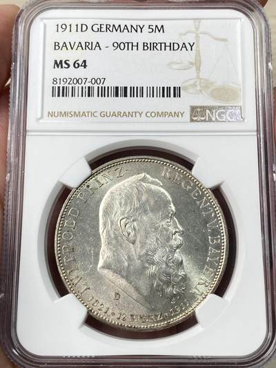 万国钱币拍卖第064期 - NGC MS64 1911年德国巴伐利亚摄政王利奥波德90大寿纪念5马克 银霜丝绸转光淡金彩环绕收藏级状态