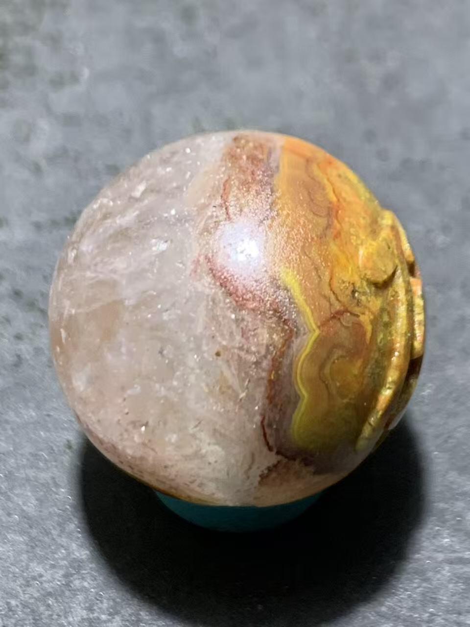 精美冰飘草花纹战国红玛瑙手工俏色巧雕佛字2.0珠一个