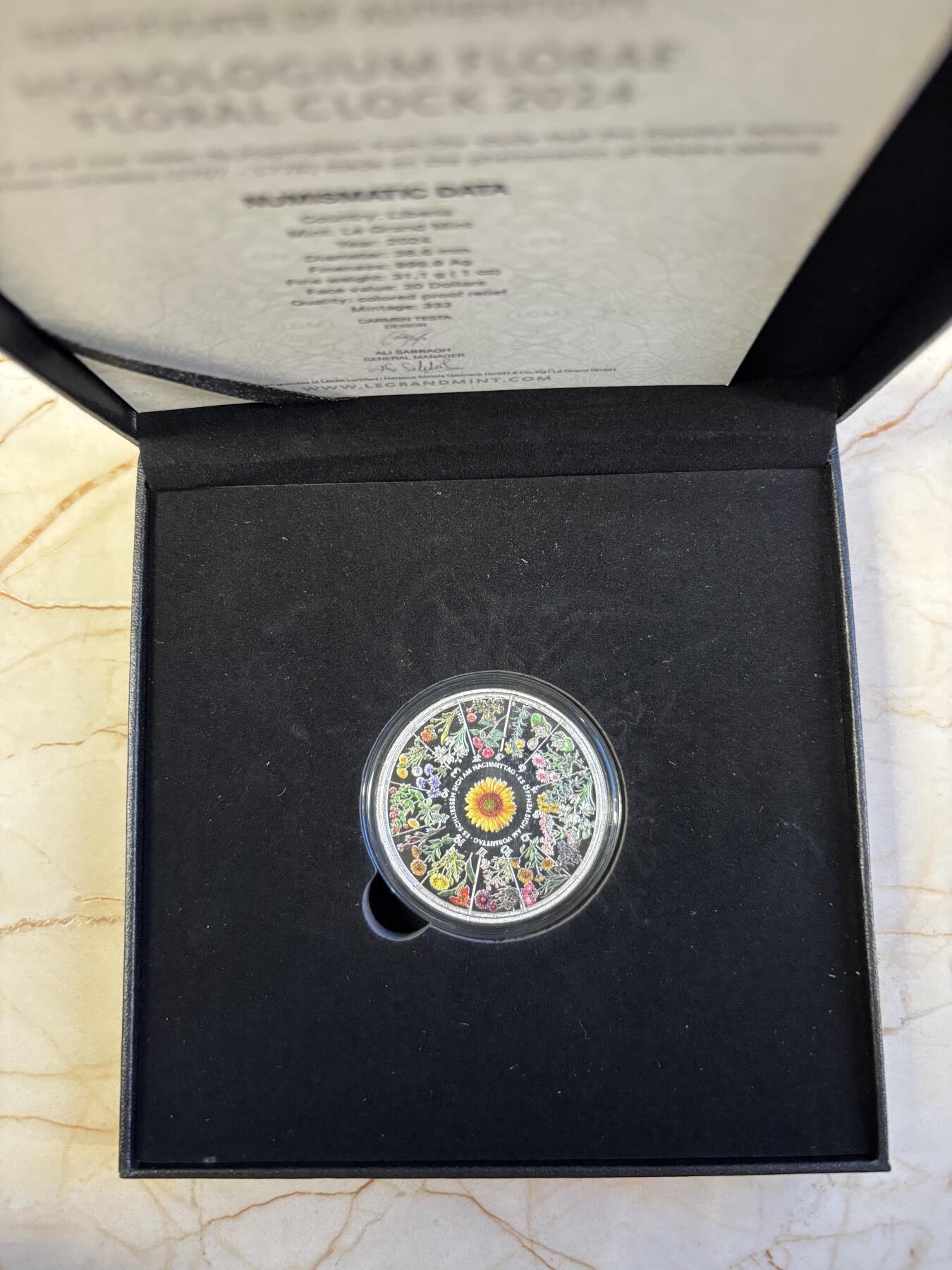 第196期拍卖 利比里亚2024年花卉钟表1盎司彩色纪念银币，1盎司，发行333枚