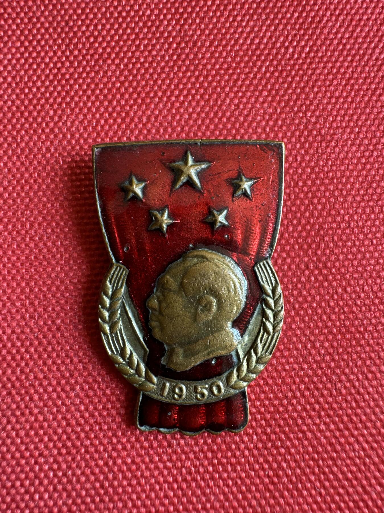 五哥徽章群   2号周四晚上八点4群联拍 铜章