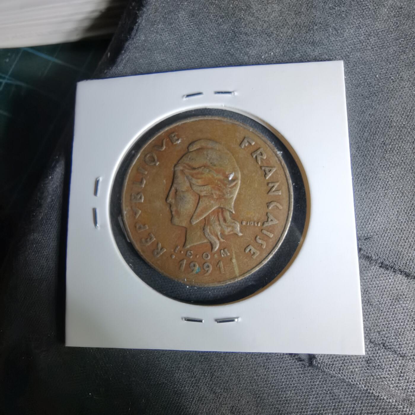 沼泽如烟--第1041场 法属新喀里多尼亚1991年100法郎