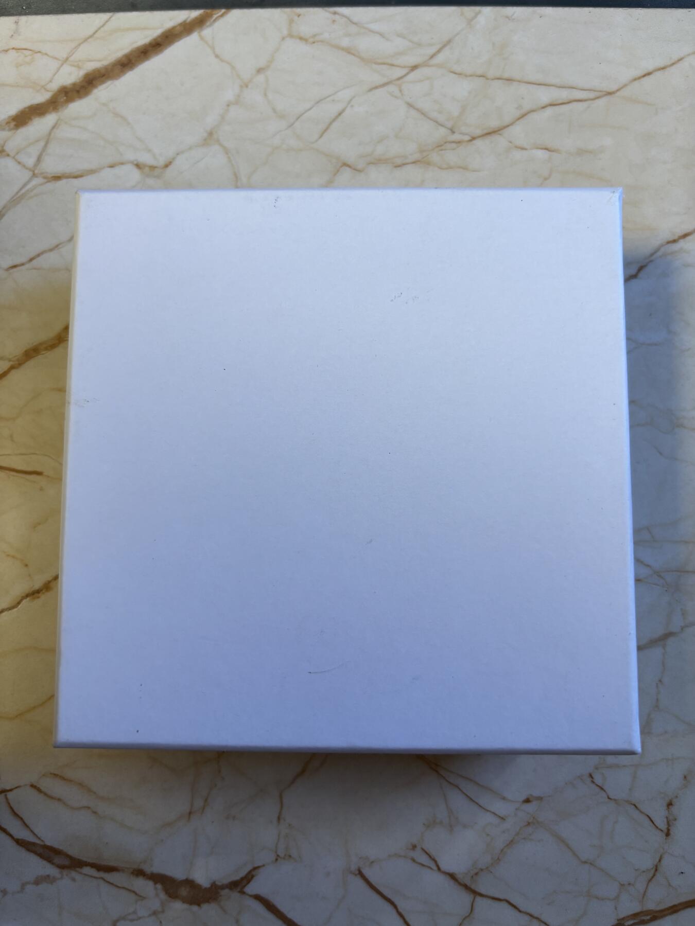 第196期拍卖 喀麦隆2021年爱情系列爱经3盎司高浮雕仿古彩银币，999银，发行500枚