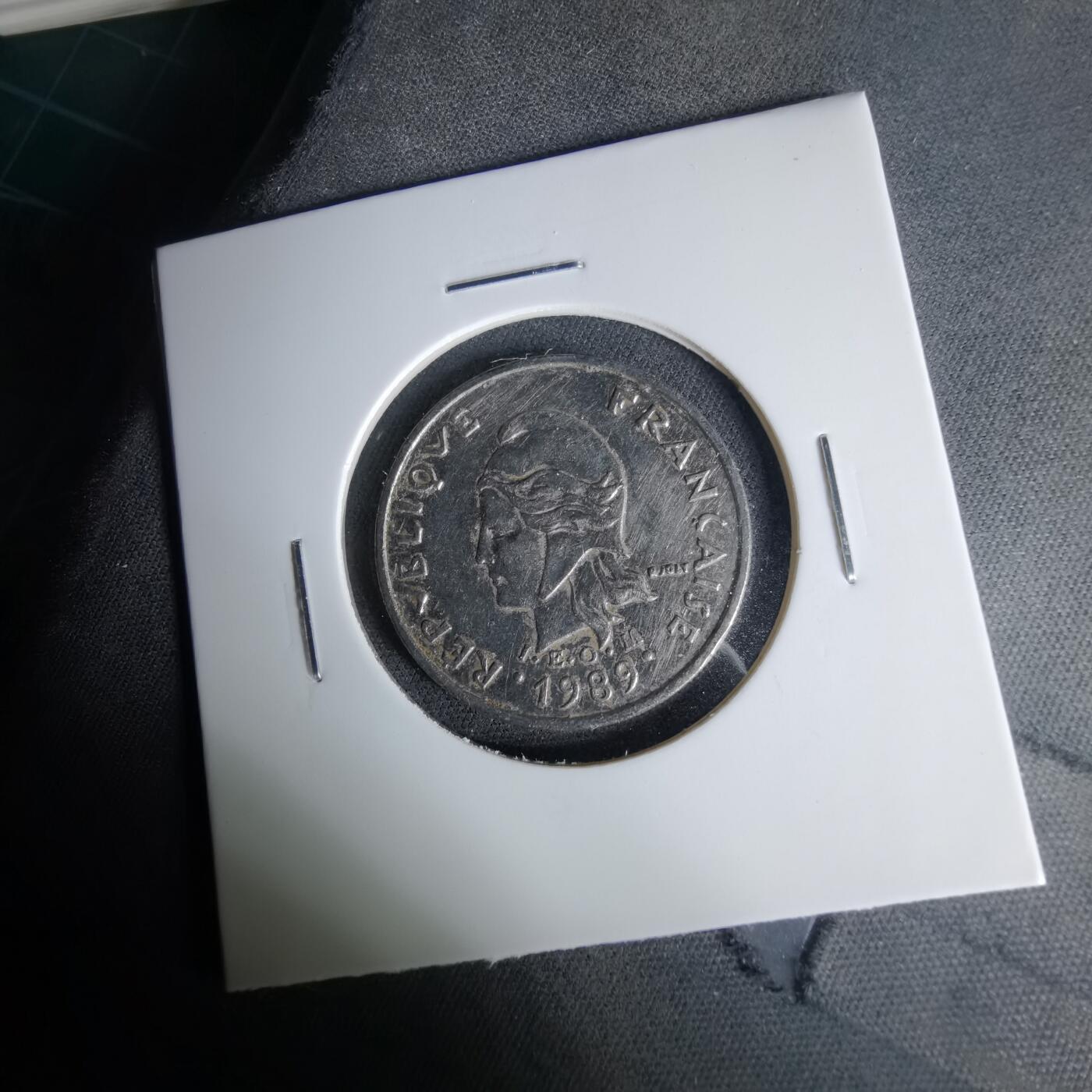 沼泽如烟--第1041场 法属新喀里多尼亚1989年10法郎