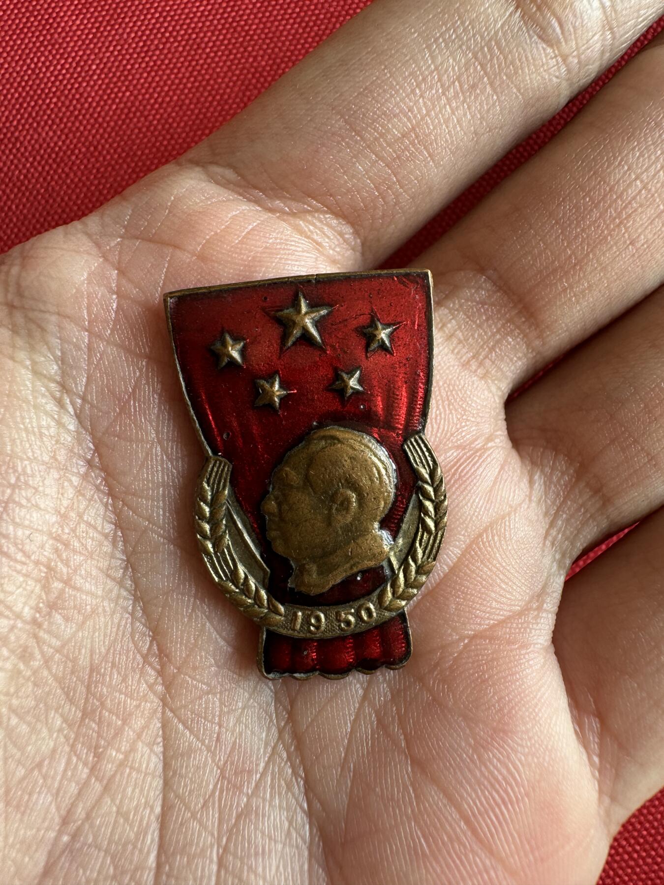 五哥徽章群   2号周四晚上八点4群联拍 铜章