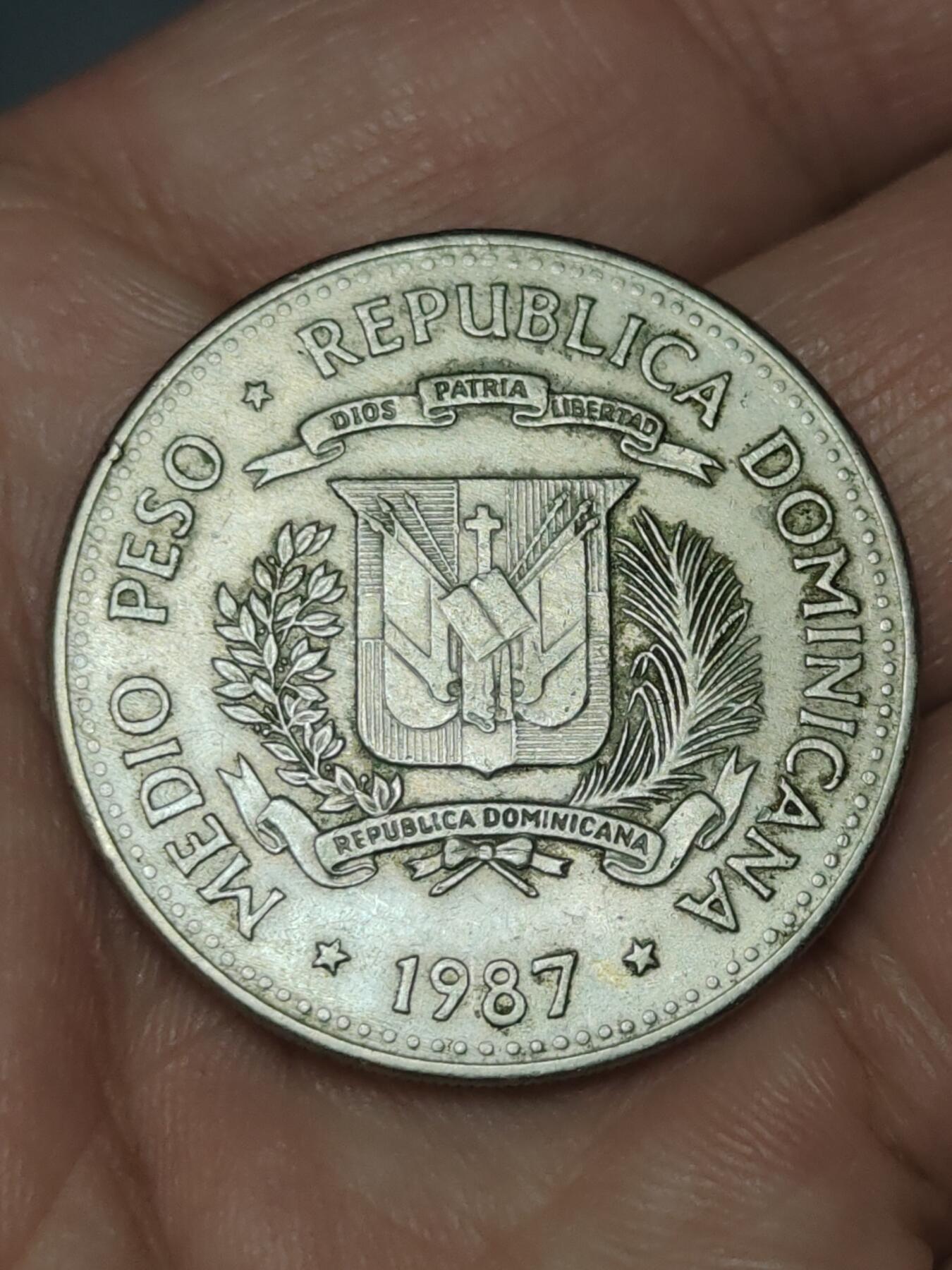 2026年第三十九场(总第二百零八场）外国好品散币场(免佣金) 多米尼加共和国🇩🇴1987年1/2比索(1983–1987年第二版，关门年仅发行2年)