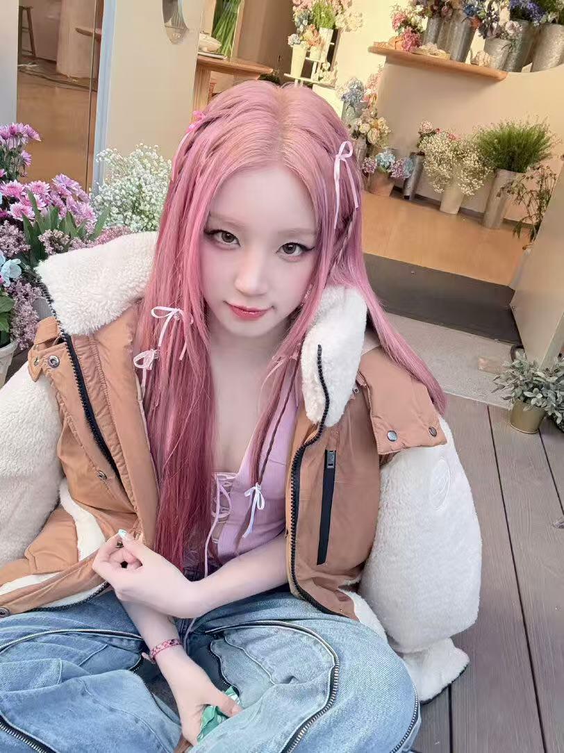 零元拍：星光赴约，茸意登场；步履同频，自在高光！UGG亚太区品牌大使宋雨琦亲签联名配色UGG Classic Clear Mini 雪地靴，每一步都自带高光，每一刻都Feels Like UGG，全新篇章，即刻启程~36码