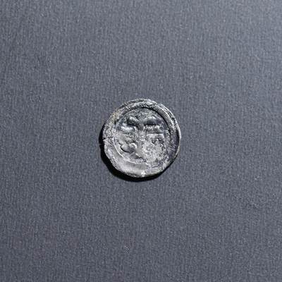 【良泉】4月16日【西方古代打制币】拍卖108件 - 公元1235-1270年【中世纪】匈牙利阿尔帕德王朝国王——贝拉四世和皇后拜占庭公主——玛丽亚·拉斯卡里娜，奥波小银币，0.16克