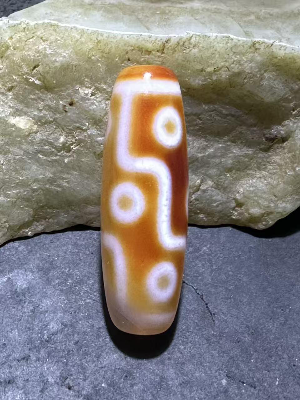 仅此一颗，藏传红九眼随形天珠一颗