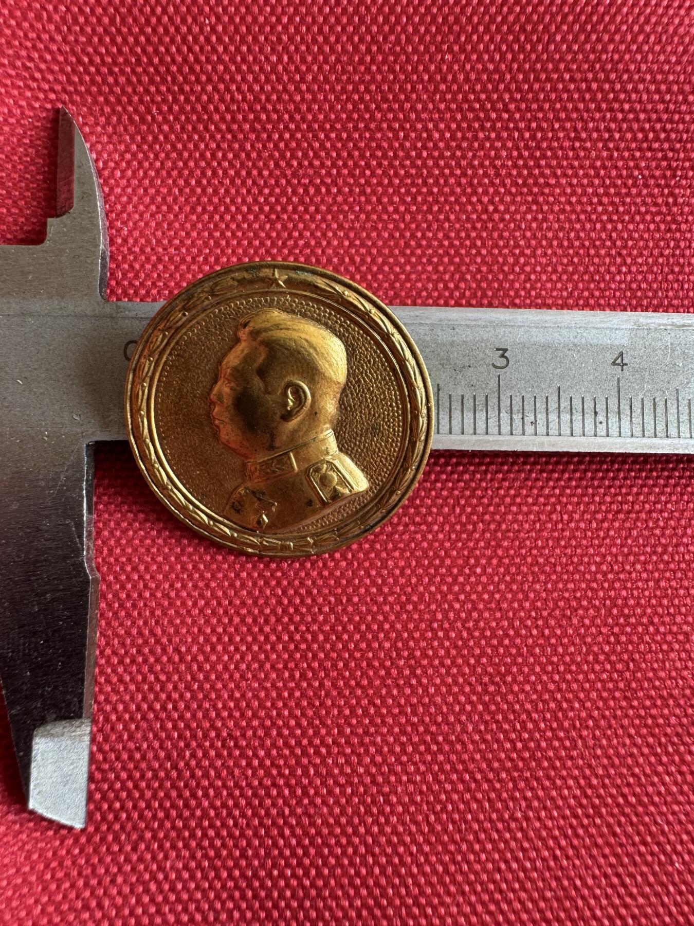 五哥徽章群   2号周四晚上八点4群联拍 铜章