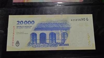 世界钱币～微拍第243期暨2026年第24期  老库存每款各1-2张清仓低价起拍 - 阿根廷20000比索 全新绝品无47尾号690