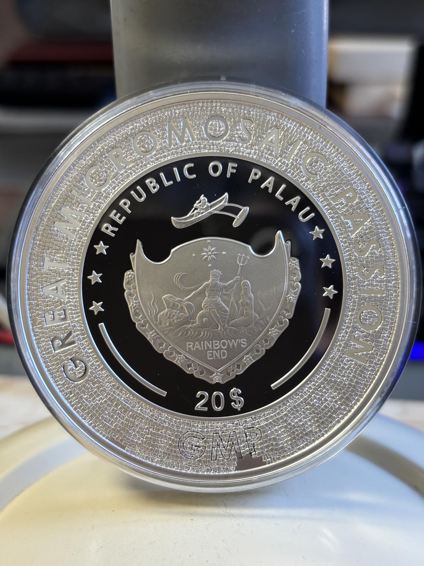 第196期拍卖 帕劳2020年马赛克系列4抱貂的女人3盎司彩色银币，999银，发行量499枚