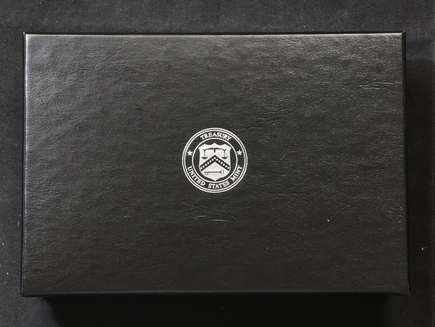 甄臻铺-世界币章拍卖（第58期），送拍享返佣金等优惠多多 2022 美国自由银章 1盎司纯银 Liberty Silver Medal 发行量7.5万枚 原盒证