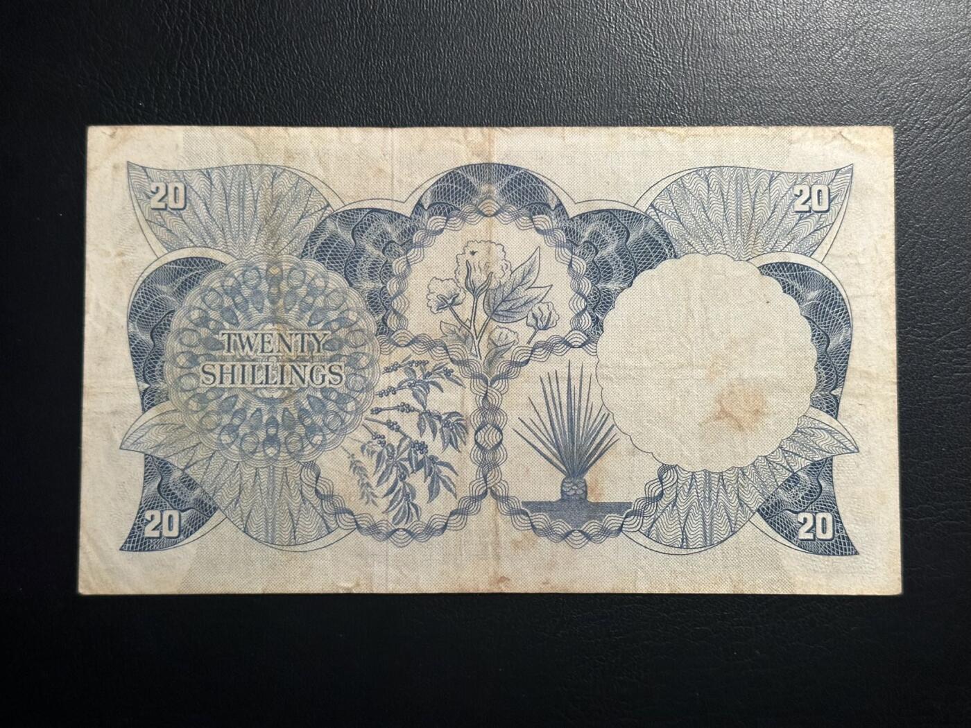 丙午马年四月第一场 。本期更新了稀有大革命纸币 东非1964年20先令，流通品相如图，千位号！预计在pmg30左右。稀有品种少见！