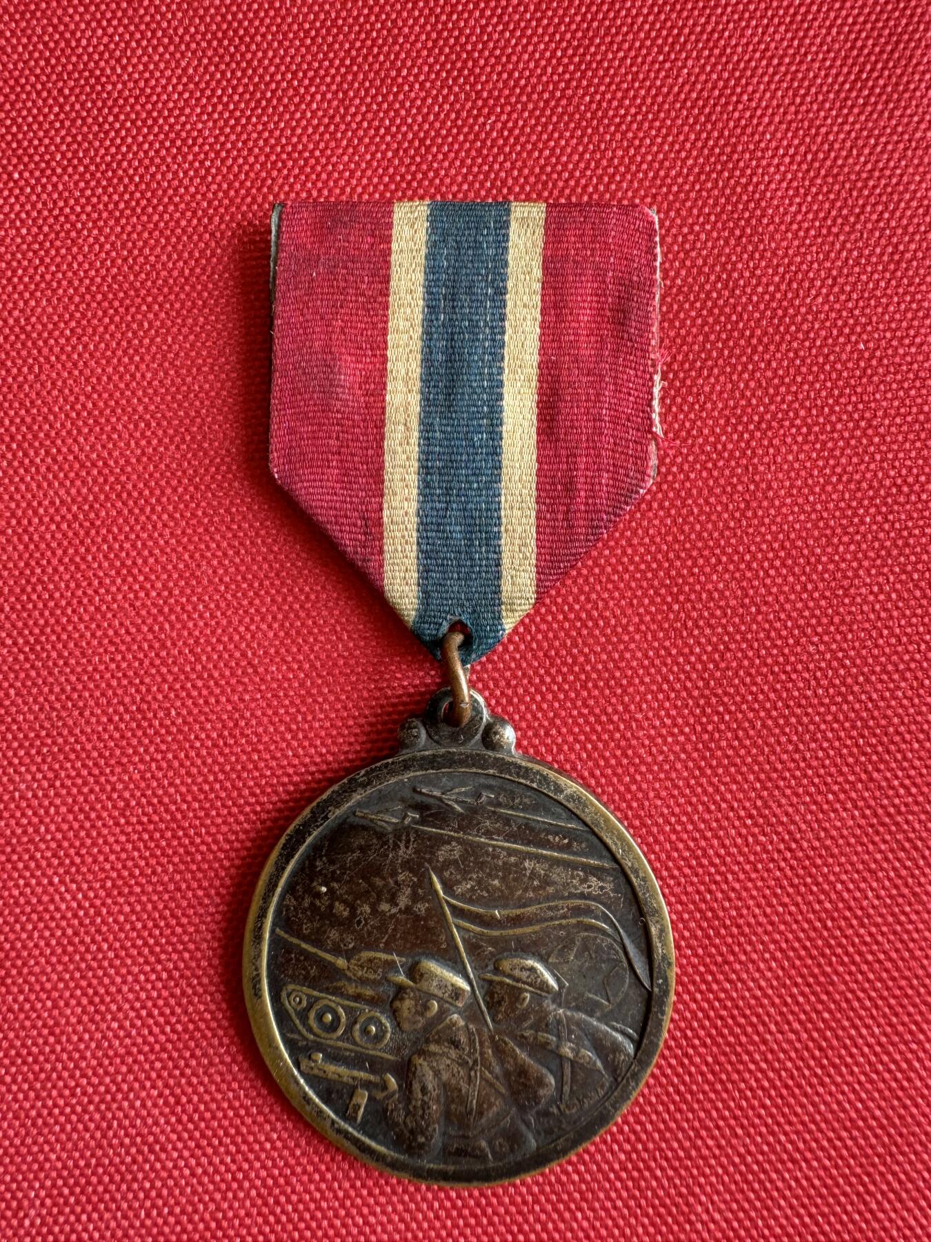 五哥徽章群   2号周四晚上八点4群联拍 铜章