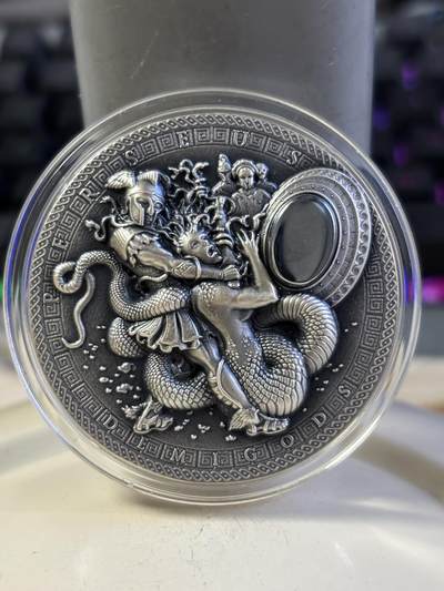 第196期拍卖 - 纽埃2018年半神珀尔修斯大战美杜莎2盎司银币，999银，发行650枚