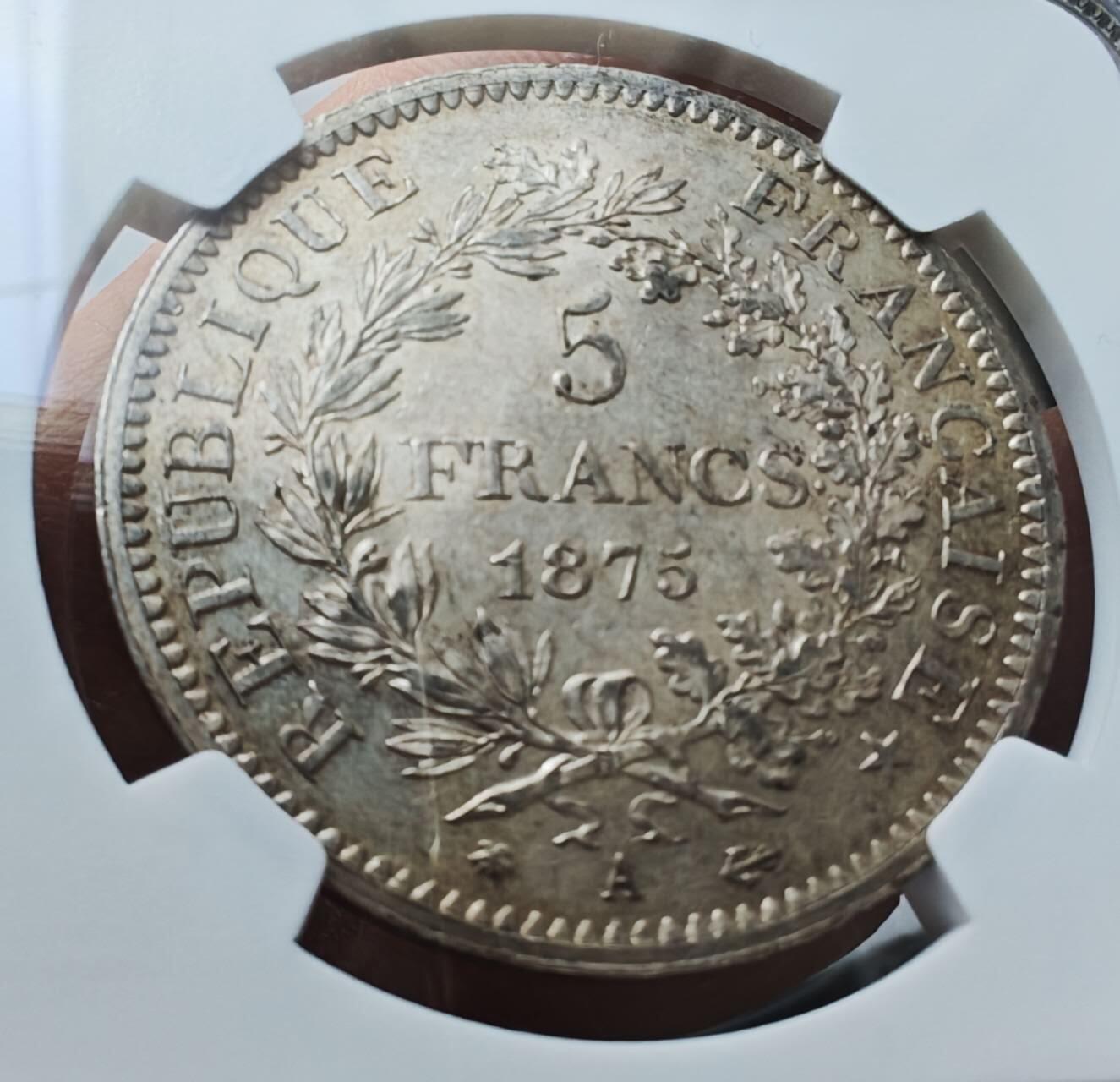瓶子🏺第235期拍卖会  法国1875年稀少A版大力神5法郎银币（NGC MS 62）   法兰西第三共和国（French Third Republic）时期的经典赫拉克勒斯（Hercules）5法郎大银币，巴黎造币厂（Mark A）铸造，经NGC评级为 MS 62，是近代欧洲机制银币的精品
