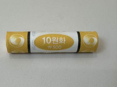 丙午马年四月第一场 。本期更新了稀有大革命纸币 - 韩国银行全新原装一卷50枚10韩元。原卷！（不设起拍，放漏）