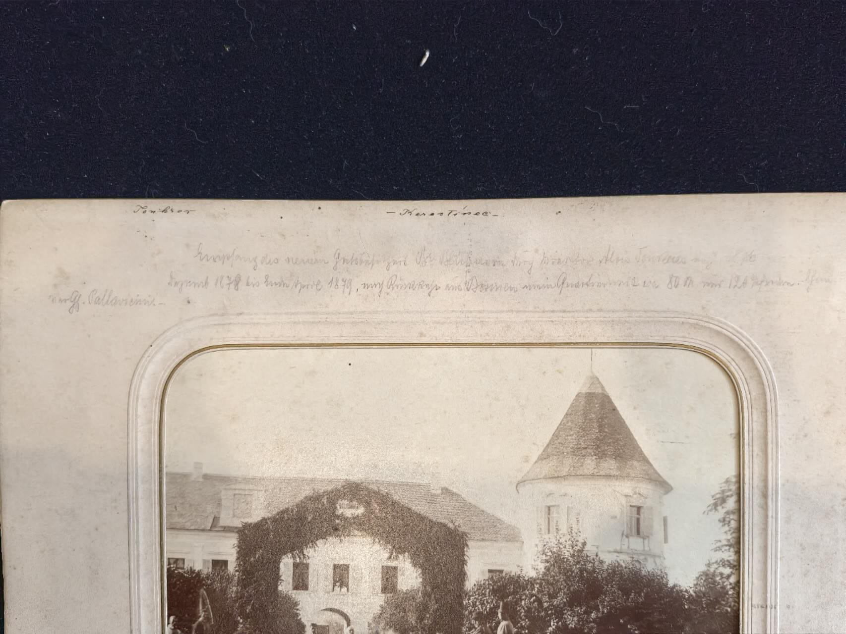 凯旋世界勋赏（第23期）（欢迎送拍）（对拍品有疑问请询问客服，不接受到手刀，出价默认拍品品相。请认真阅读拍卖规则！出价默认已认可！）（收到货请录制开箱视频，无视频概不处理问题。） 奥匈帝国 一张19世纪中期老照片，关于安东·鲍尔的父亲，西奥多·鲍尔和他的妻子入住他们位于梅尔尼克的新宅的照片