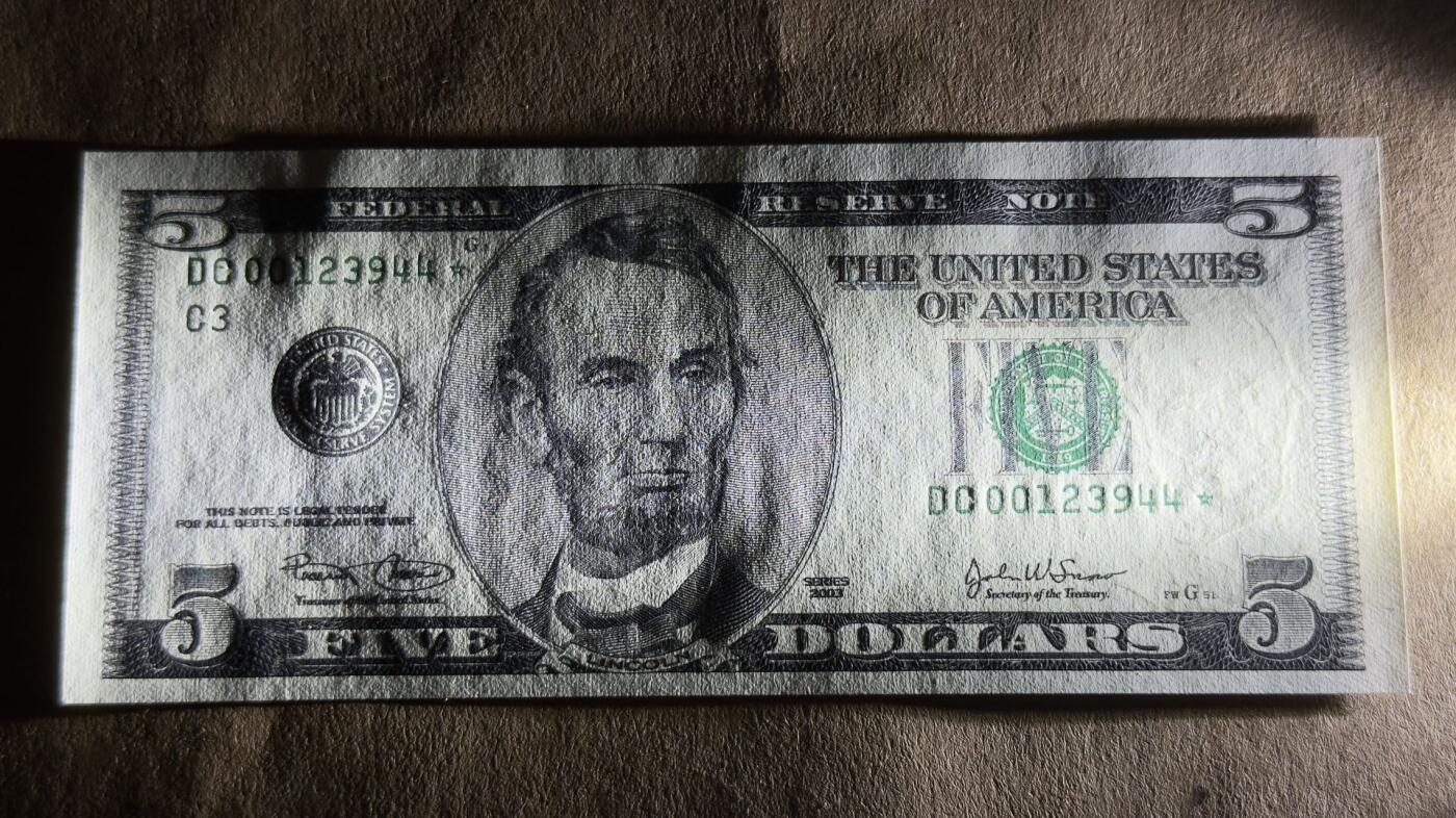 【礼羽收藏】🌏世界钱币拍卖第131期 03年黑白大头5美元补号连号全新UNC品相