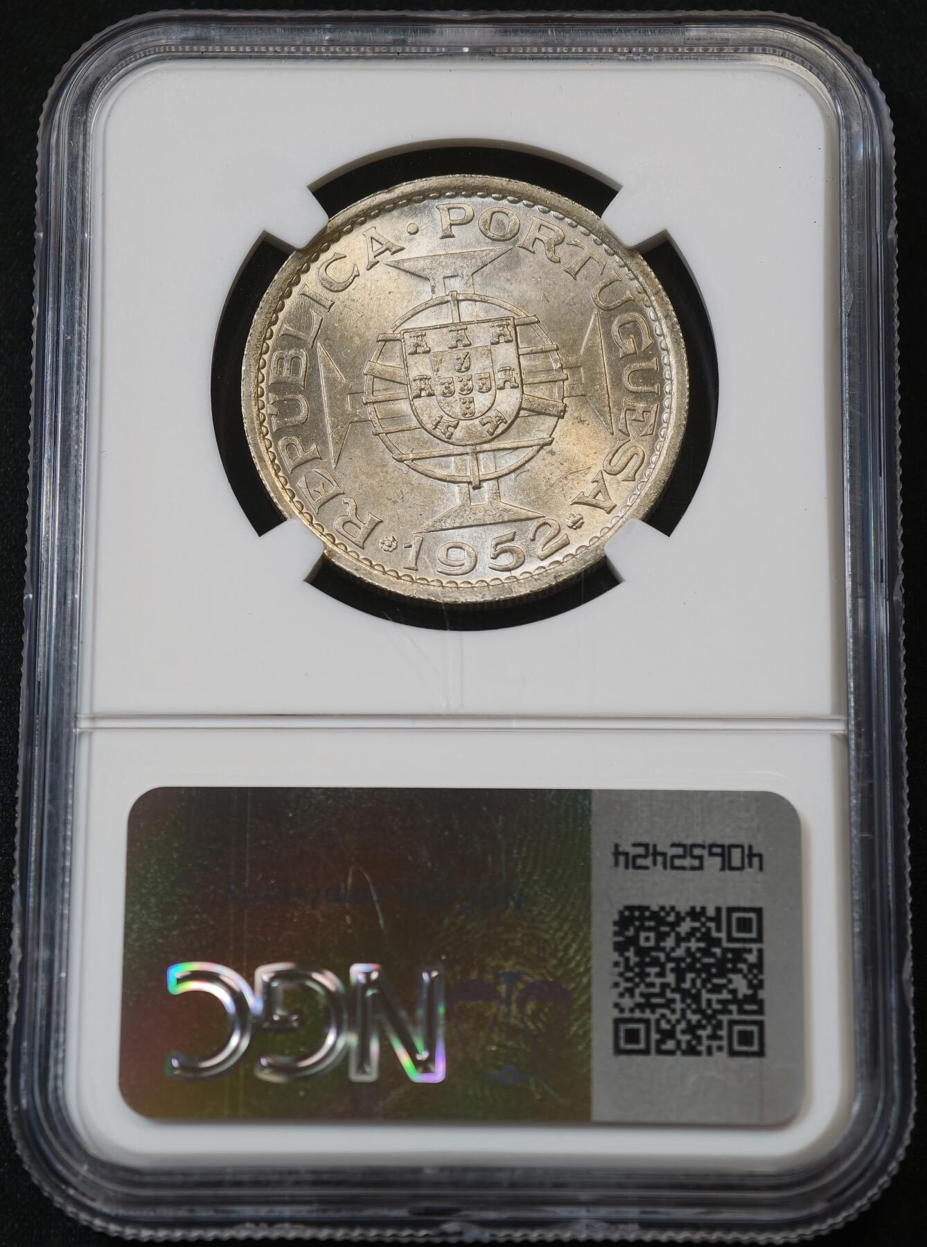 甄臻铺-世界币章拍卖（第58期），送拍享返佣金等优惠多多 NGC-MS65 1952年澳门首发伍圆，卷拆