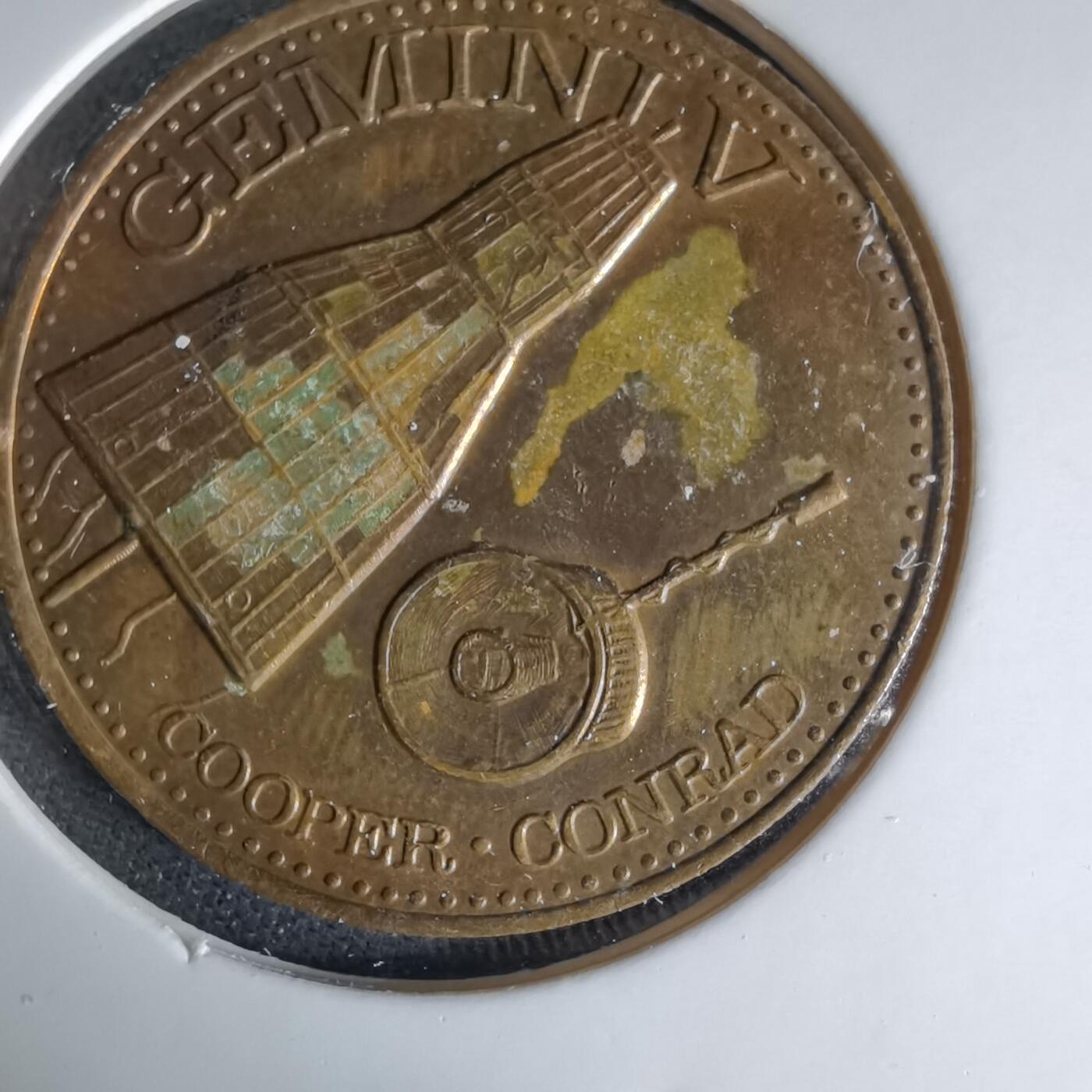 沼泽如烟--第1041场 航天纪念章