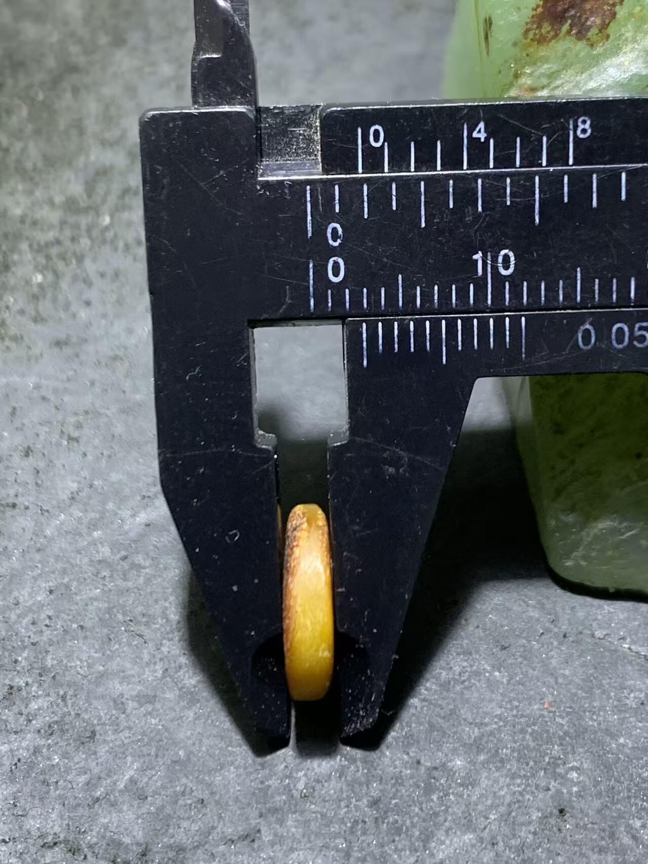 精美原皮蜜蜡小饼子一个！！