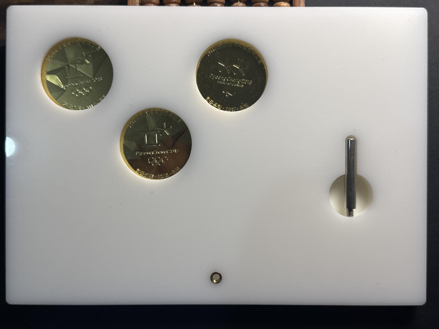 ❤️【币观天下】❤️ 第347期钱币拍卖场- 2026.4.3周五晚上6点半场 长期征集拍品  韩国2018年冬奥会纪念铜币3枚套装带塑料支架