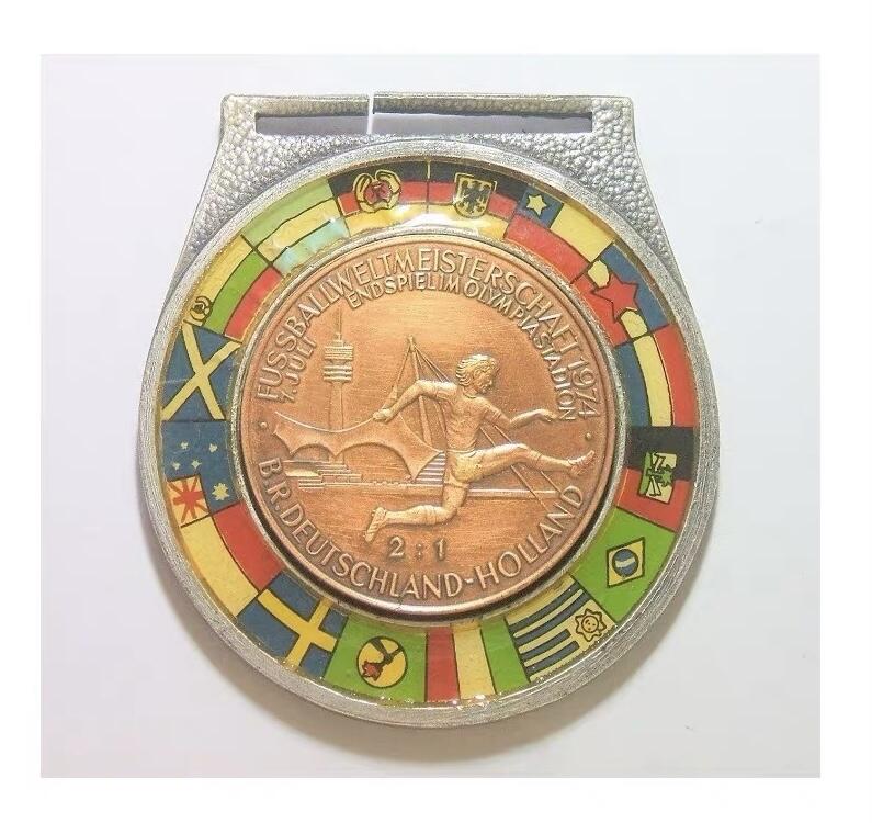 德国1974年世界杯16队国旗 彩色高浮雕精制双色大铜章 50MM