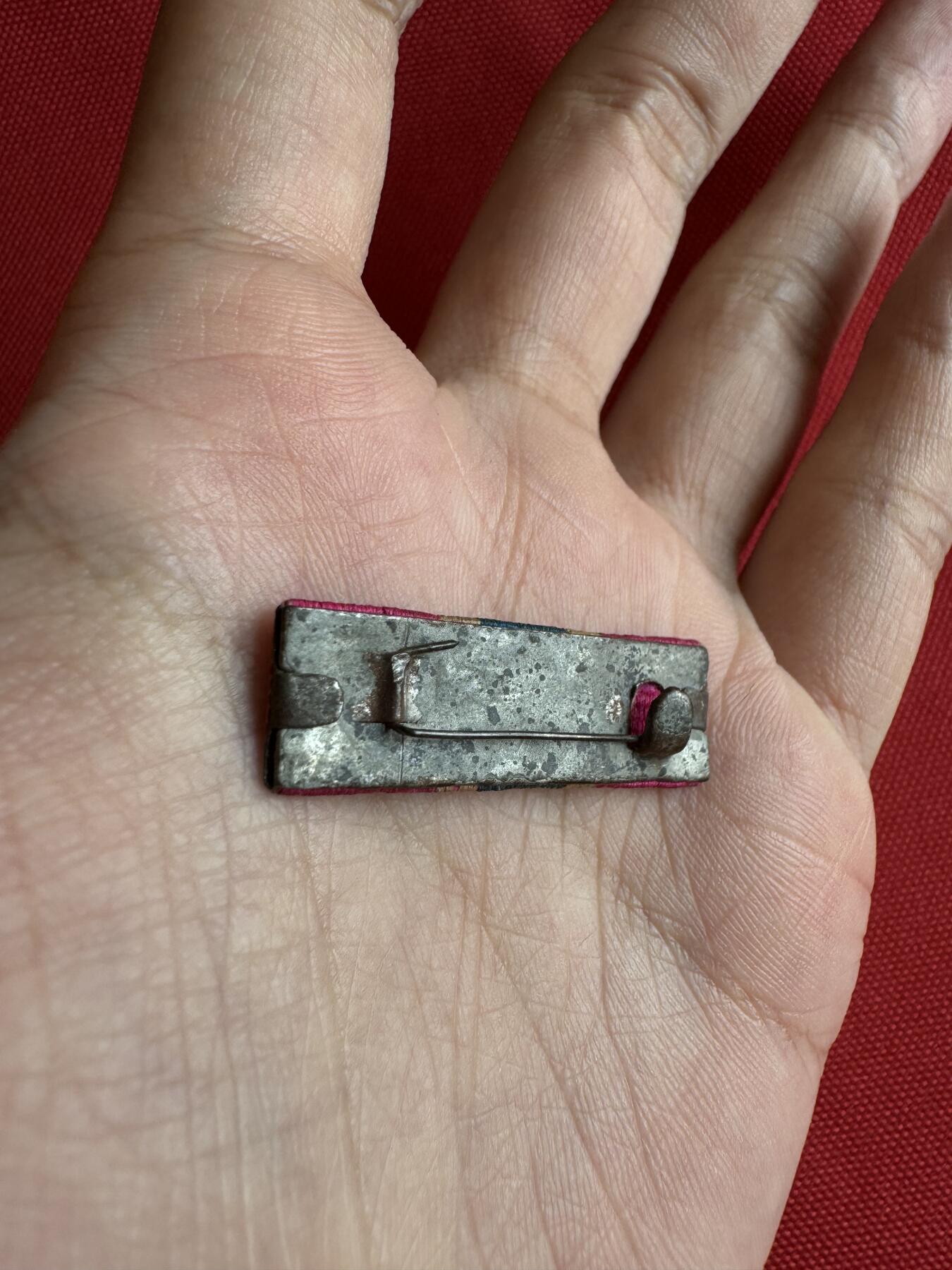 五哥徽章群   2号周四晚上八点4群联拍 略章