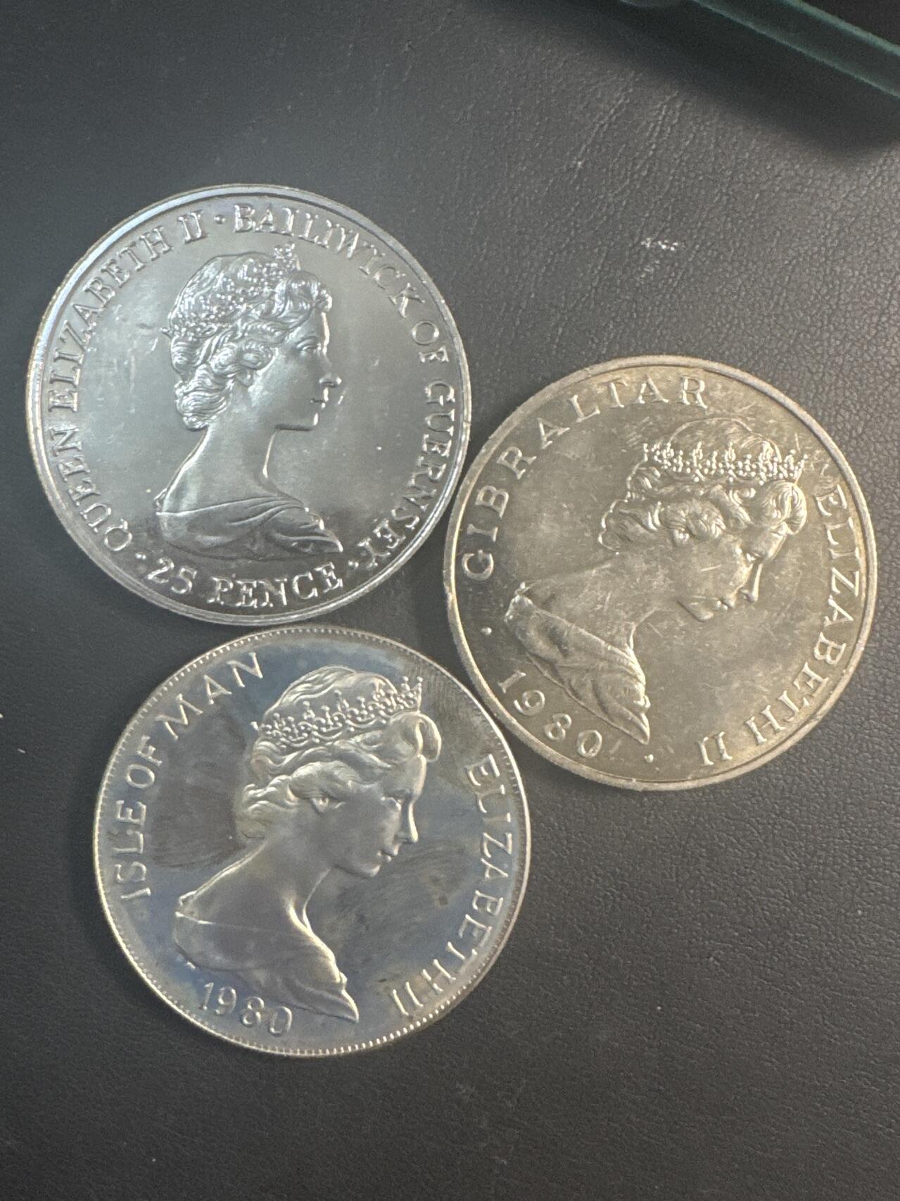 ❤️【币观天下】❤️ 第347期钱币拍卖场- 2026.4.3周五晚上6点半场 长期征集拍品  英系克朗型铜镍纪念币3枚一组