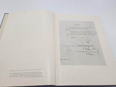 南水社第5次拍卖  稀有 1938年德国海军「西里西亚号」战列舰南美巡航纪念册 时任舰长弗里德里希·弗莱舍上校（后晋升海军上将，海军使团团长 威廉港造船厂厂长）亲笔签名两处 德国海军博物馆旧藏带戳 原品 除部分纸张氧化痕迹 基本完好 详情看简介
