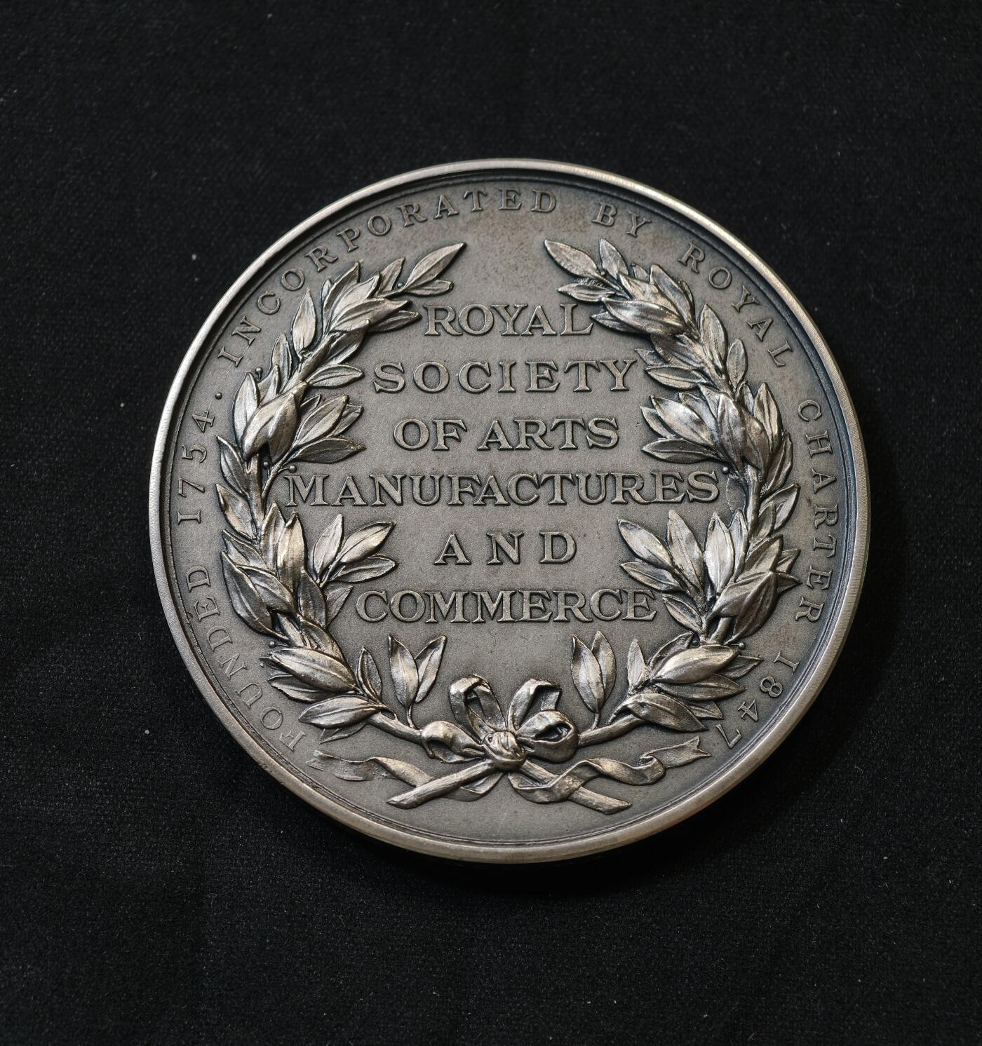 甄臻铺-世界币章拍卖（第58期），送拍享返佣金等优惠多多 1930年英国皇家艺术协会（RSA）西班牙语高级考试纪念银章，乔治五世国王肖像，直径56毫米，重90克，品相完美，包浆自然（鸽子重拍）