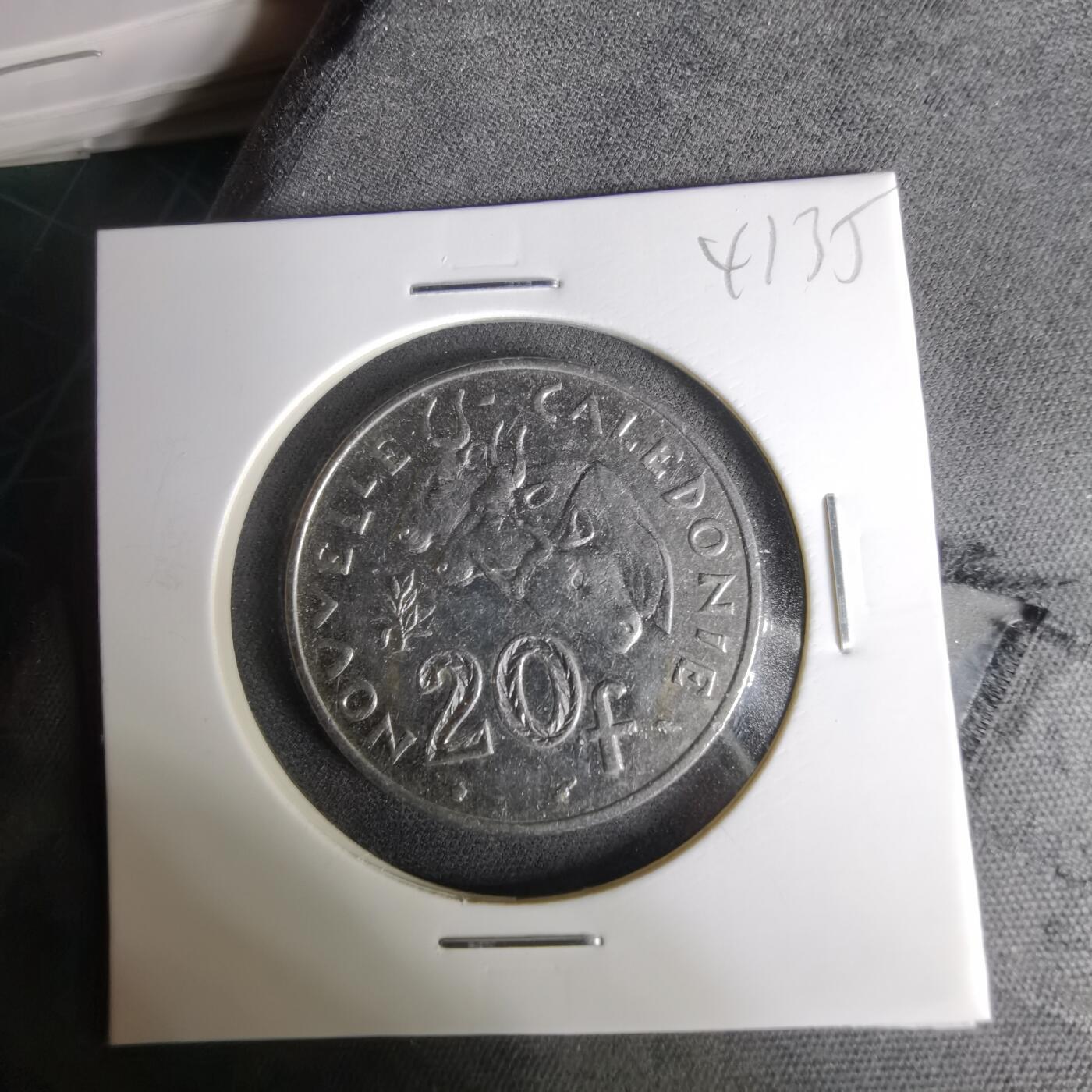 沼泽如烟--第1041场 法属新喀里多尼亚1983年20法郎