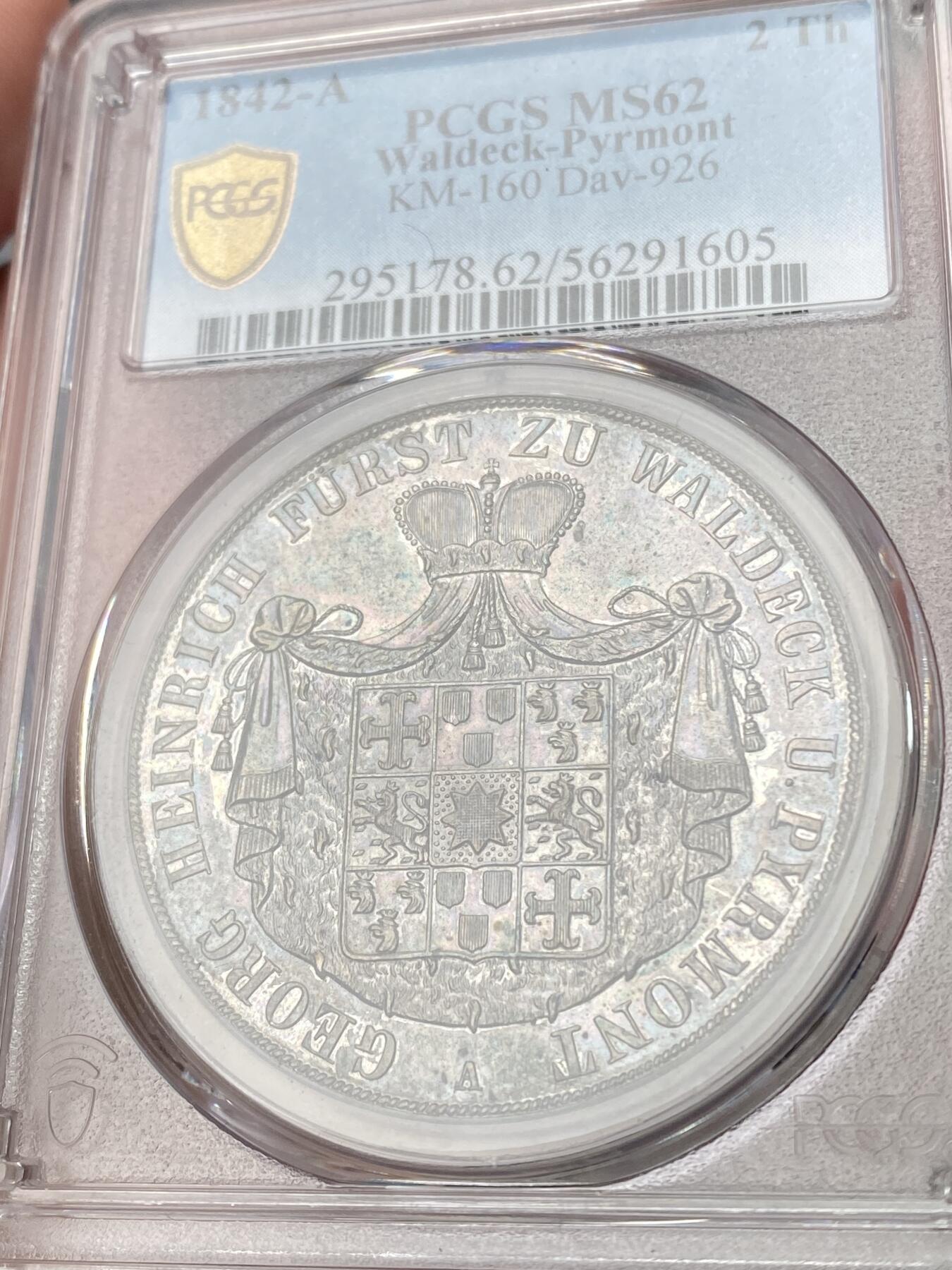 万国钱币拍卖第064期 PCGS MS62 1842年德国瓦尔德克-皮埃蒙特大窗帘流通2泰勒 高难德系小邦品种 仅两年各发行4500枚 2泰勒中罕见的无君主肖像设计 双面熟美黑五彩包浆裹身 难得一见的顶级小邦2泰勒藏品