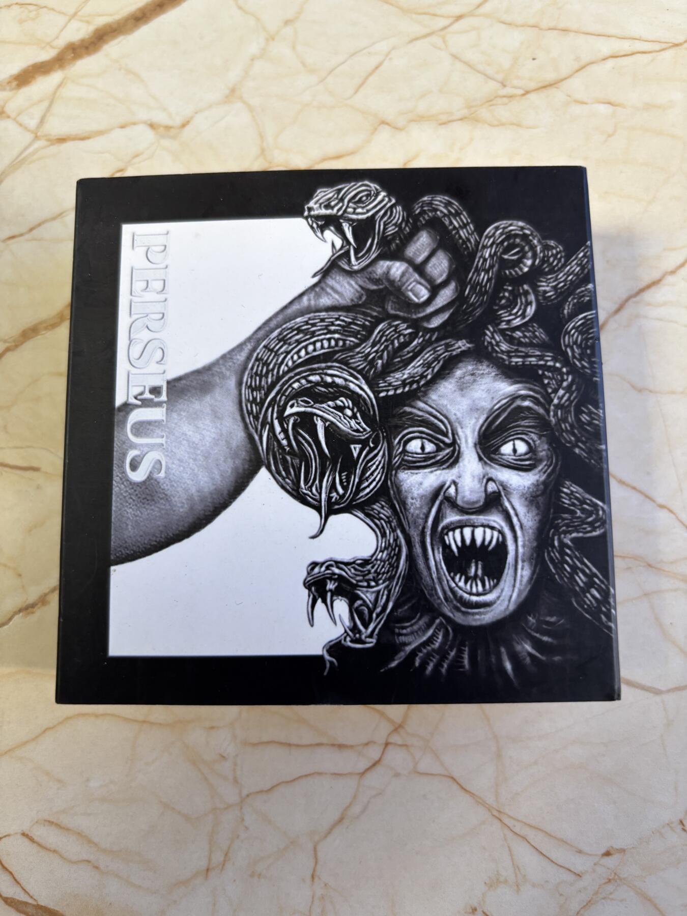 第196期拍卖 纽埃2018年半神珀尔修斯大战美杜莎2盎司银币，999银，发行650枚