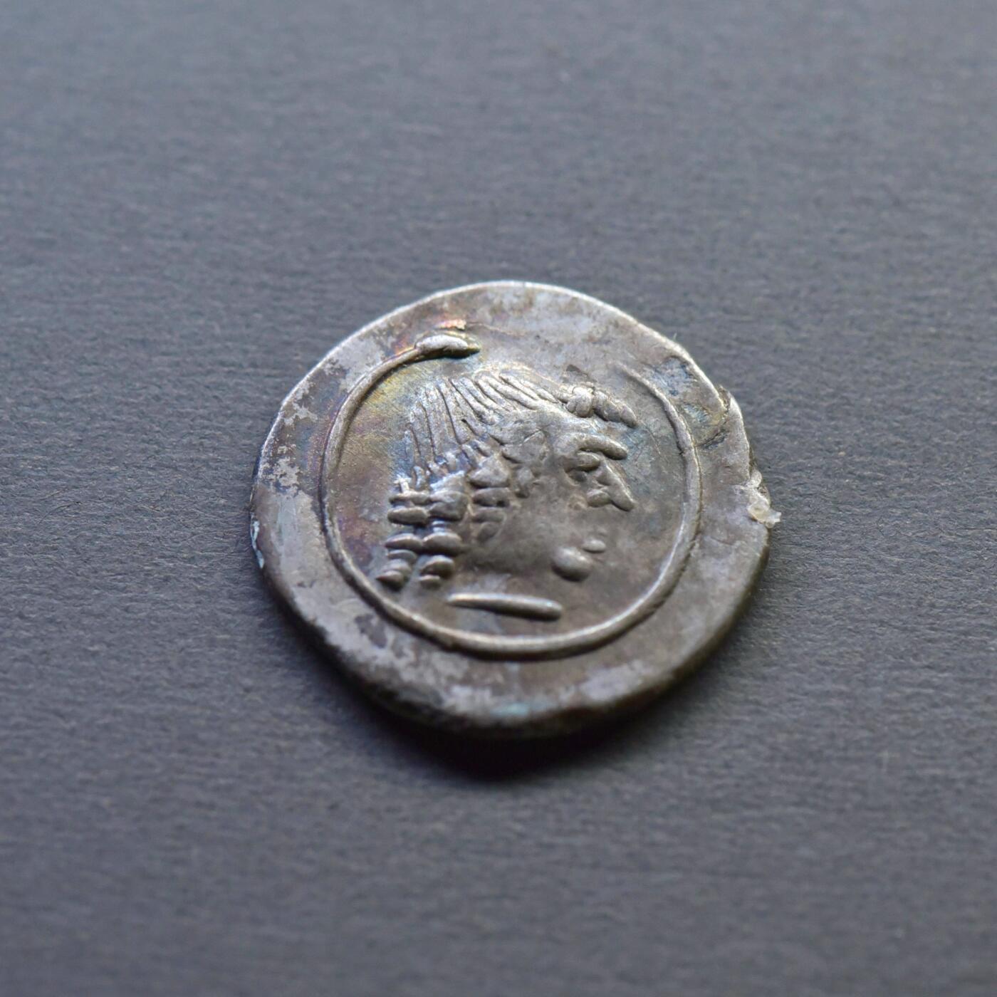 【良泉】4月16日【西方古代打制币】拍卖108件 【极美品】【彩光】公元100-120年【南阿拉伯半岛】萨巴和希木叶尔王国，阿姆丹王，1标准银币，1.53克