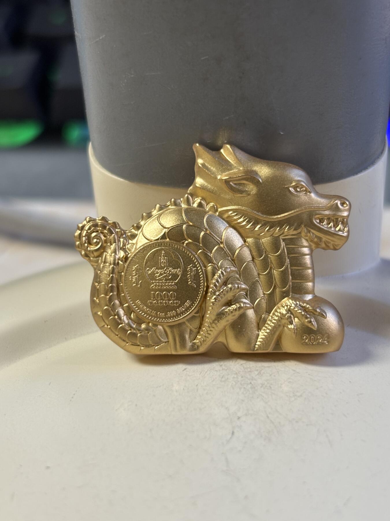 第196期拍卖 蒙古2024年中国生肖系列龙年1盎司镀金纪念银币，999银镀金，发行888枚