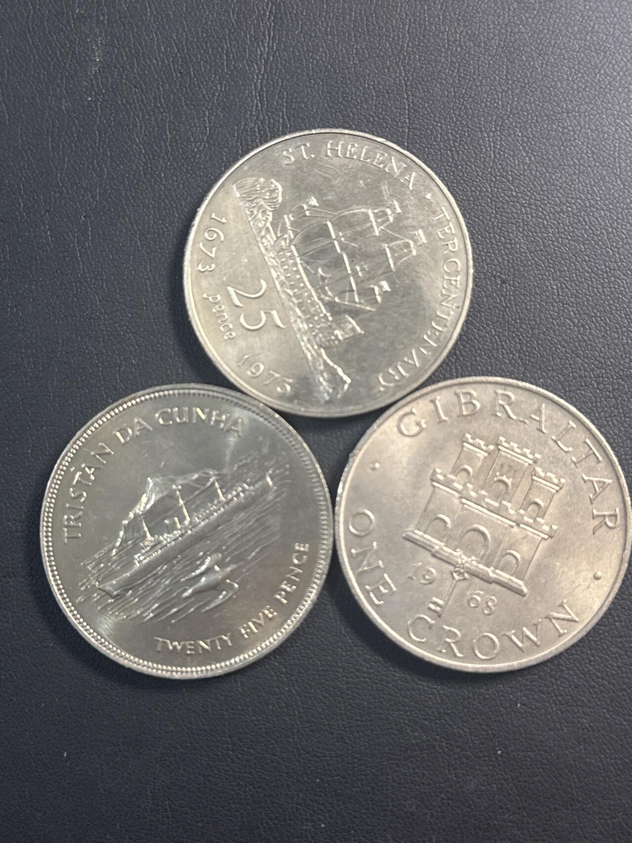 ❤️【币观天下】❤️ 第347期钱币拍卖场- 2026.4.3周五晚上6点半场 长期征集拍品  英系铜镍克朗型纪念币3枚一组