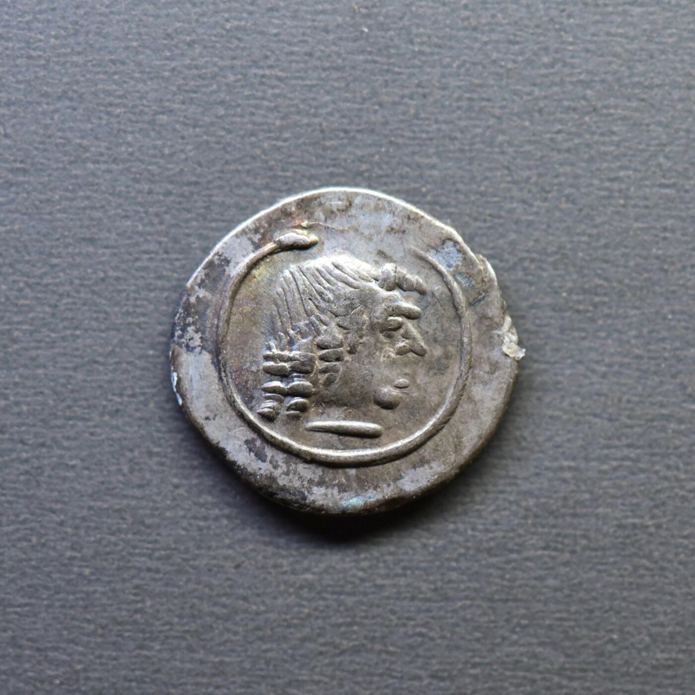 【良泉】4月16日【西方古代打制币】拍卖108件 【极美品】【彩光】公元100-120年【南阿拉伯半岛】萨巴和希木叶尔王国，阿姆丹王，1标准银币，1.53克