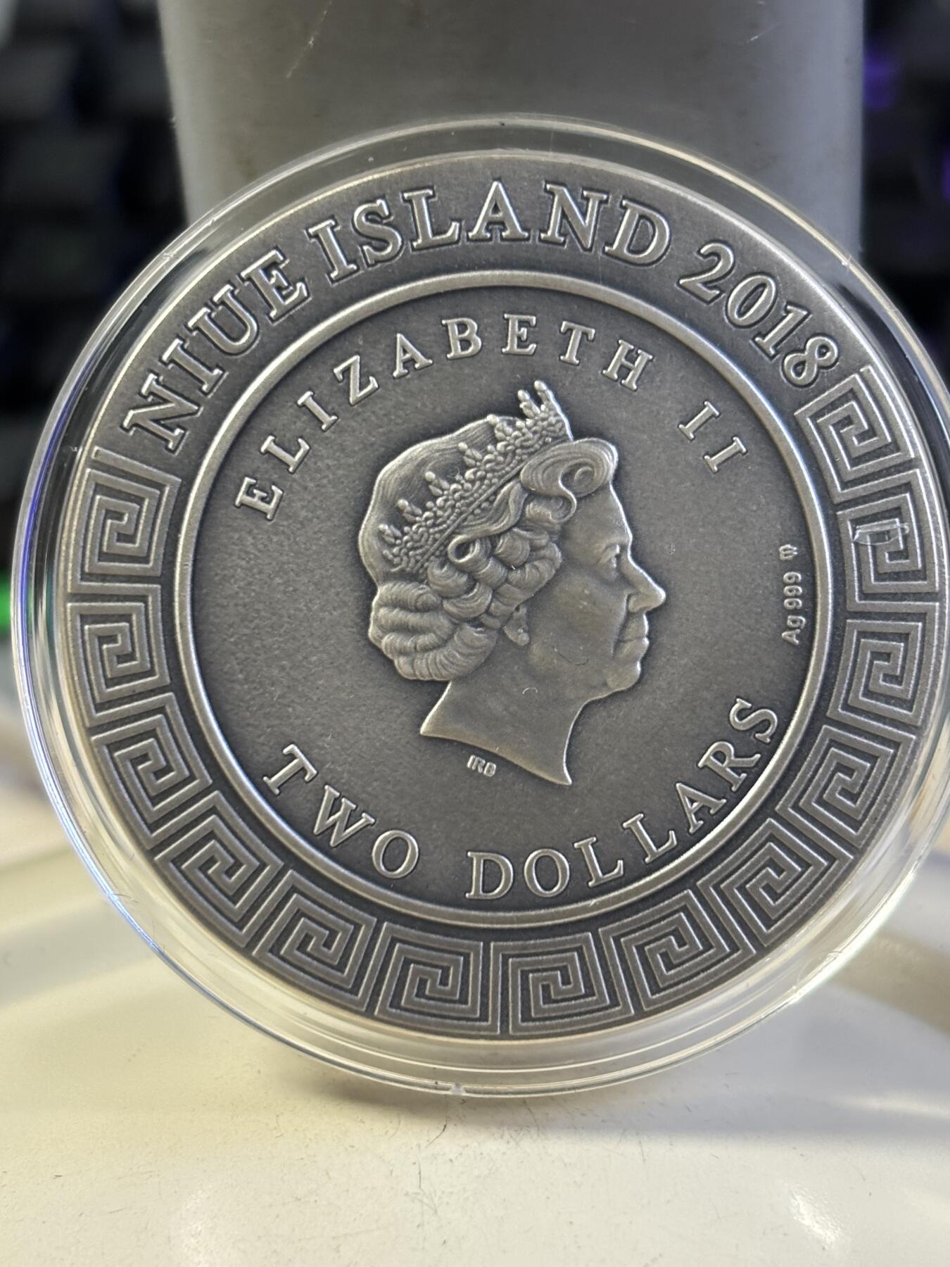 第196期拍卖 纽埃2018年半神珀尔修斯大战美杜莎2盎司银币，999银，发行650枚